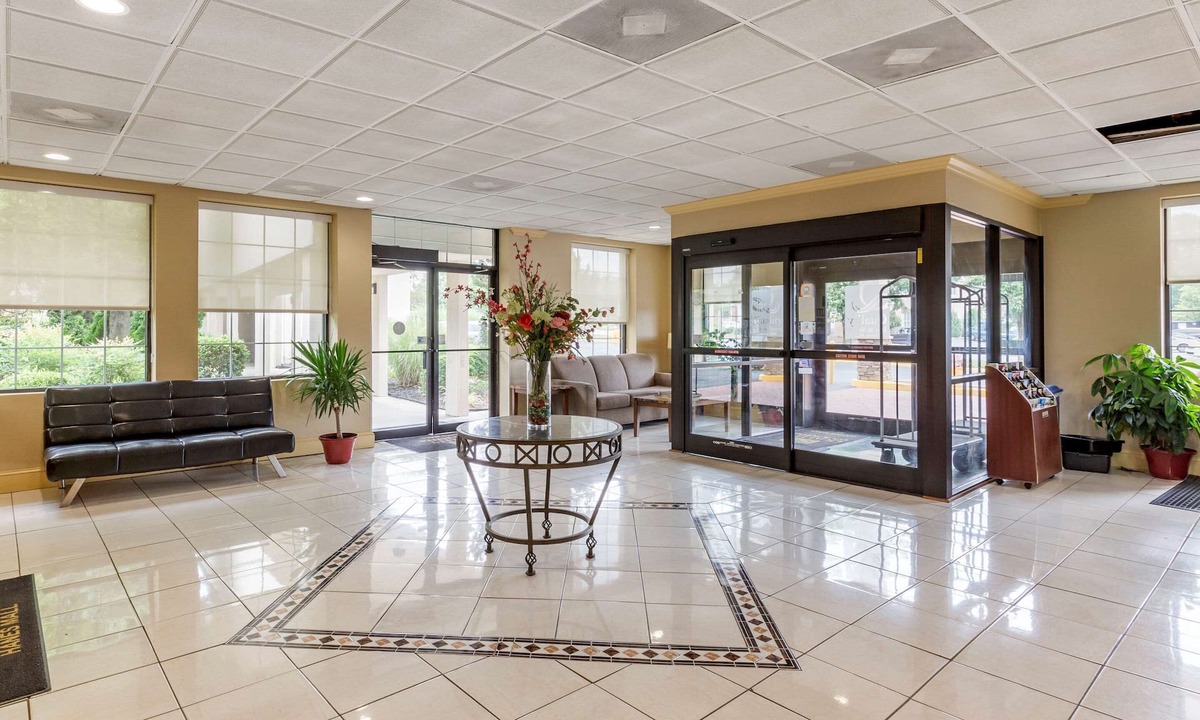 Winston - Salem Hotel | Quality Inn & Suites Hanes Mall