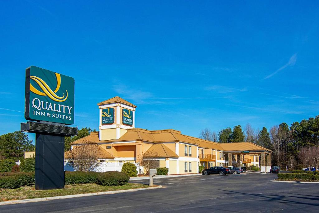 Richburg Hotel | Quality Inn & Suites Richburg I-77