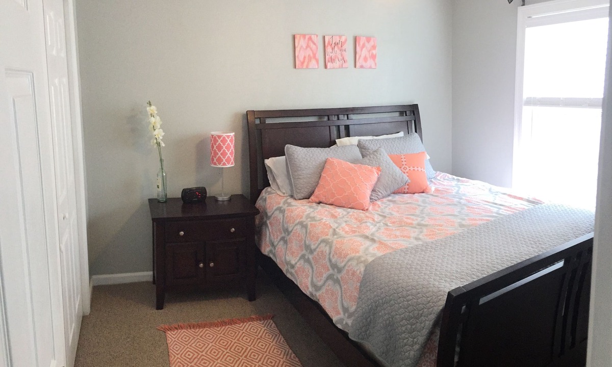 Tallahassee House | Quiet Family Townhouse