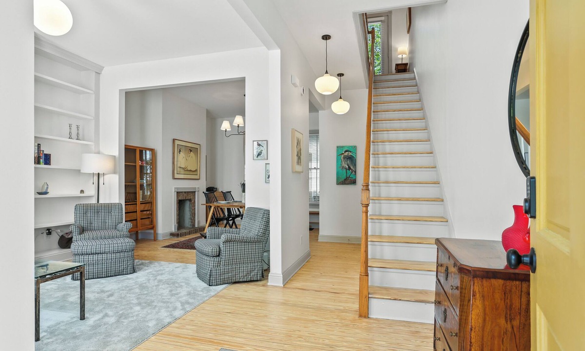 Beach Institute House | Quiet Historic Corner Home Near Downtown