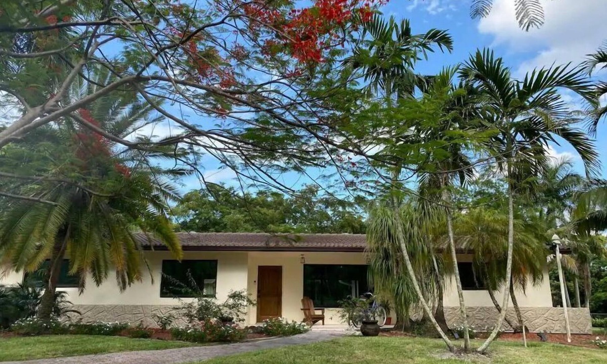 Southwest Ranches House | Ranch life in the City - Heated Pool - Water views -1 acre