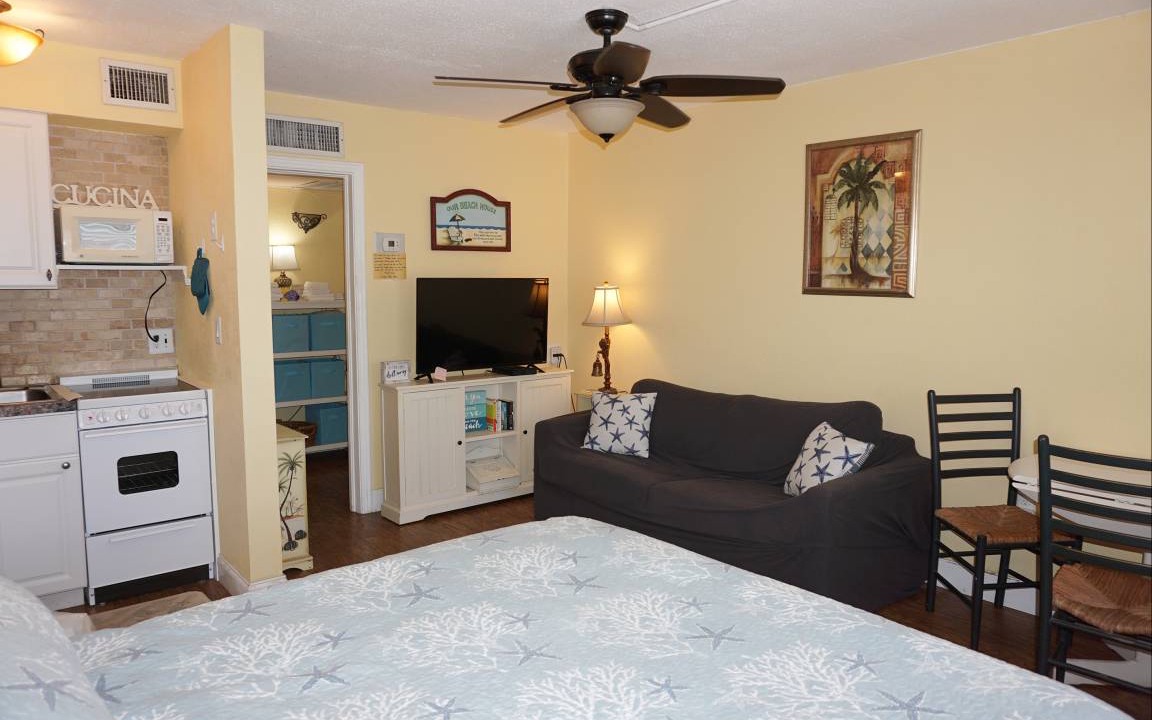 North Redington Beach Apartment | Redington Surf Resort 03 Studio