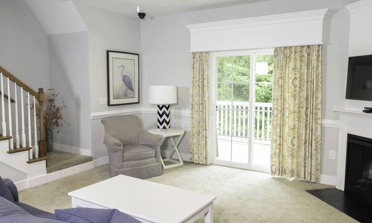 Lackey Resort | Relax in a Private Escape w/Whirlpool Tub & Garden Deck
