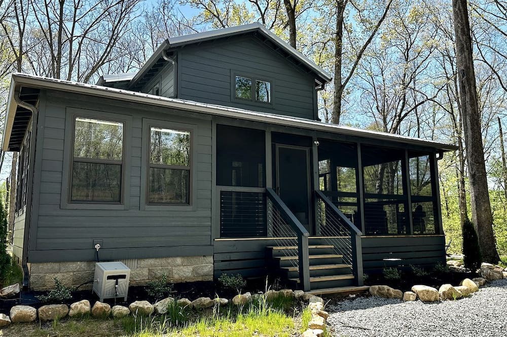 Monteagle Cabin | Relaxing Cabin Nestled Amidst Trees and Fire Pit Provided in Monteagle, Tennessee