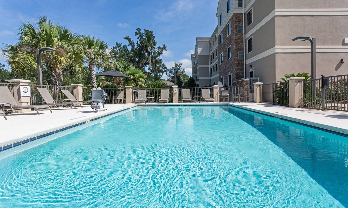 Tallahassee Condo | Relaxing Retreat! 2 Bedroom Suite in Tallahassee! Free Breakfast + 24h Business Center