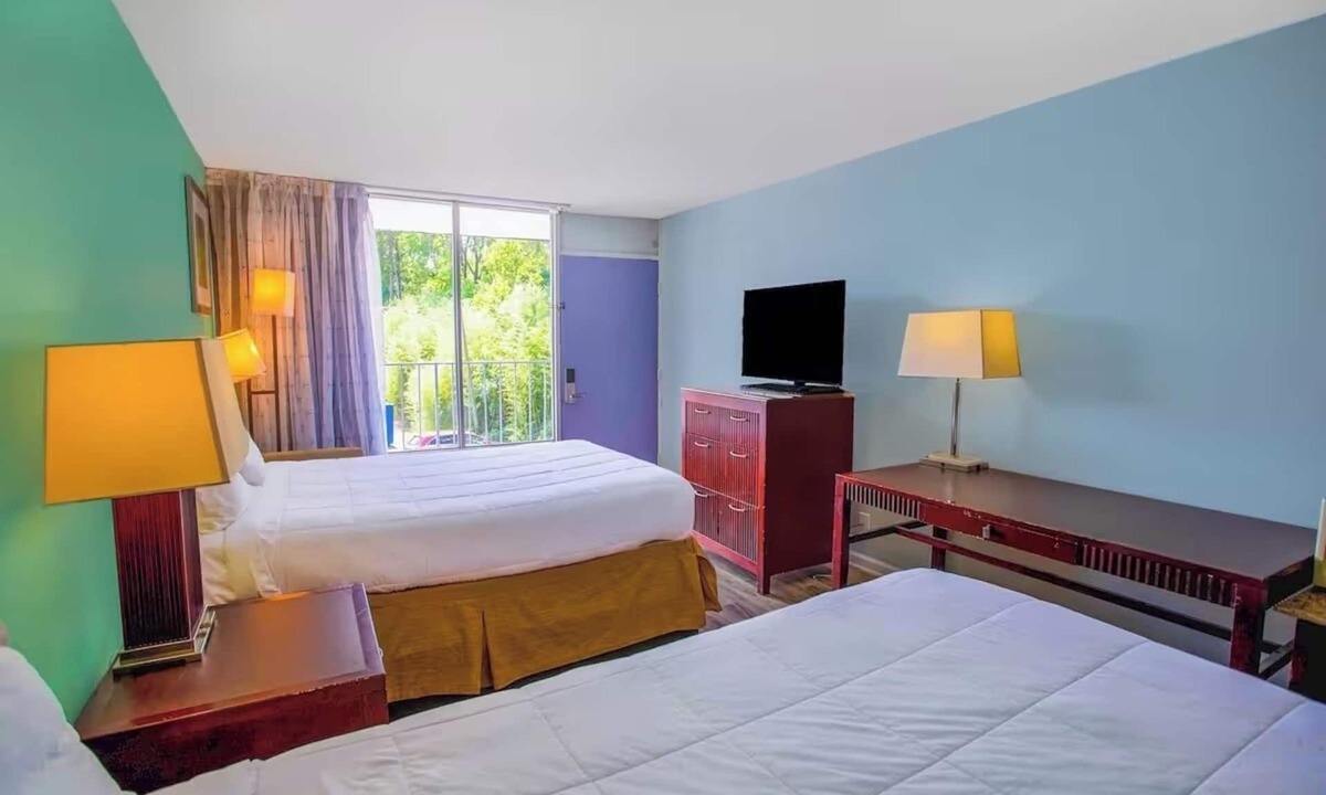Kernersville Hotel | Relaxing Stay Near Triad Park – Explore Parks & Local Sights | Free Parking