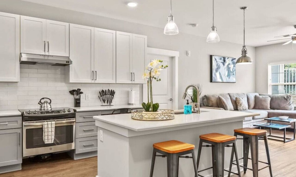 Paw Creek Condo | Reluxme | Gorgeous 2BR Condo in South Charlotte