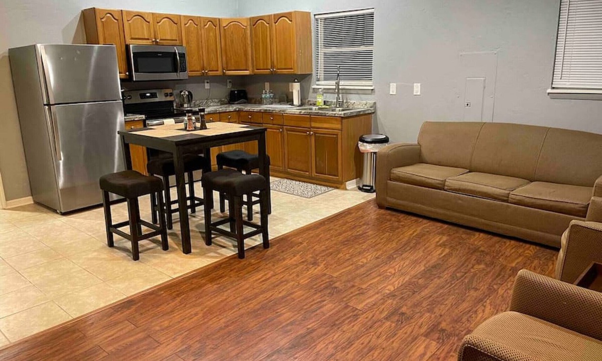 Alachua House | Remodeled cottage close to Springs and Gainesville