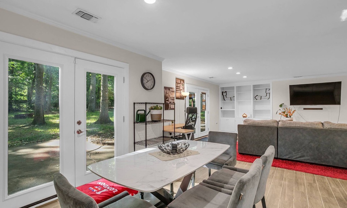 Mauldin House | Renovated Pet-friendly 3br 2.5ba Fenced House in Charming Mauldin and EV Charger