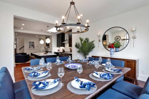 Savannah Victorian District House | Renovated Victorian Home Forsyth Park