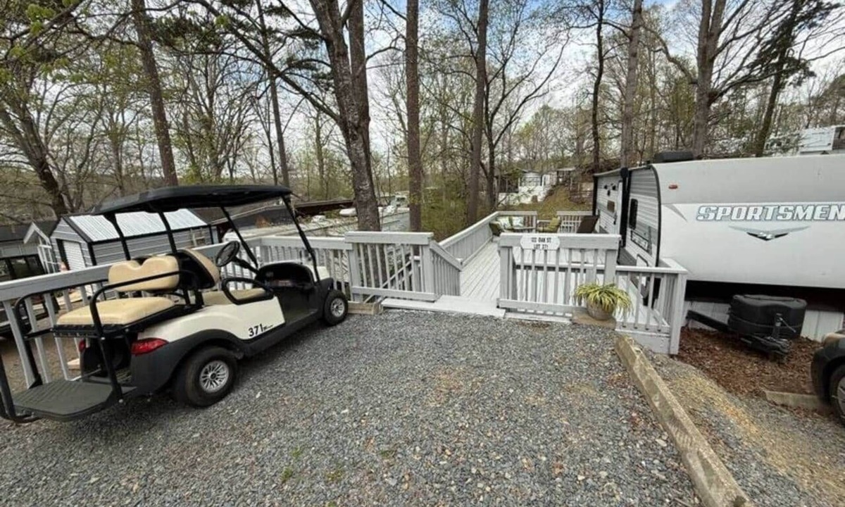 New London House | Resort | Golf Cart | Pool + Beach | Pets | Monthly