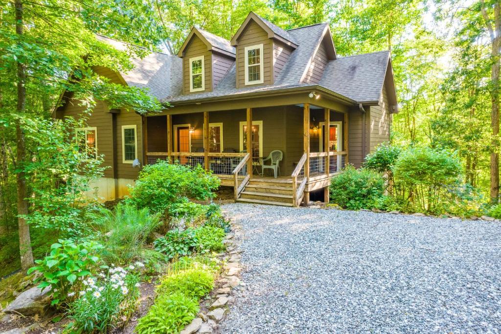 Sylva House | Rest on the Rocks