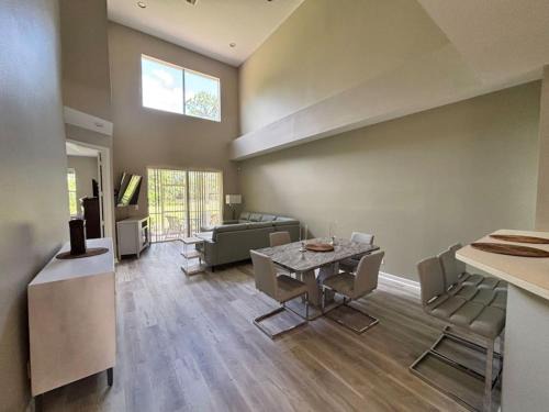 Port Saint Lucie Villa | Right Direction Rentals Townhome 8162