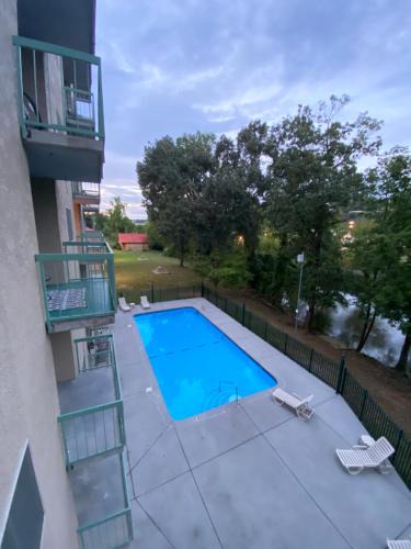 Pigeon Forge House | River Place Condos Riverside #209
