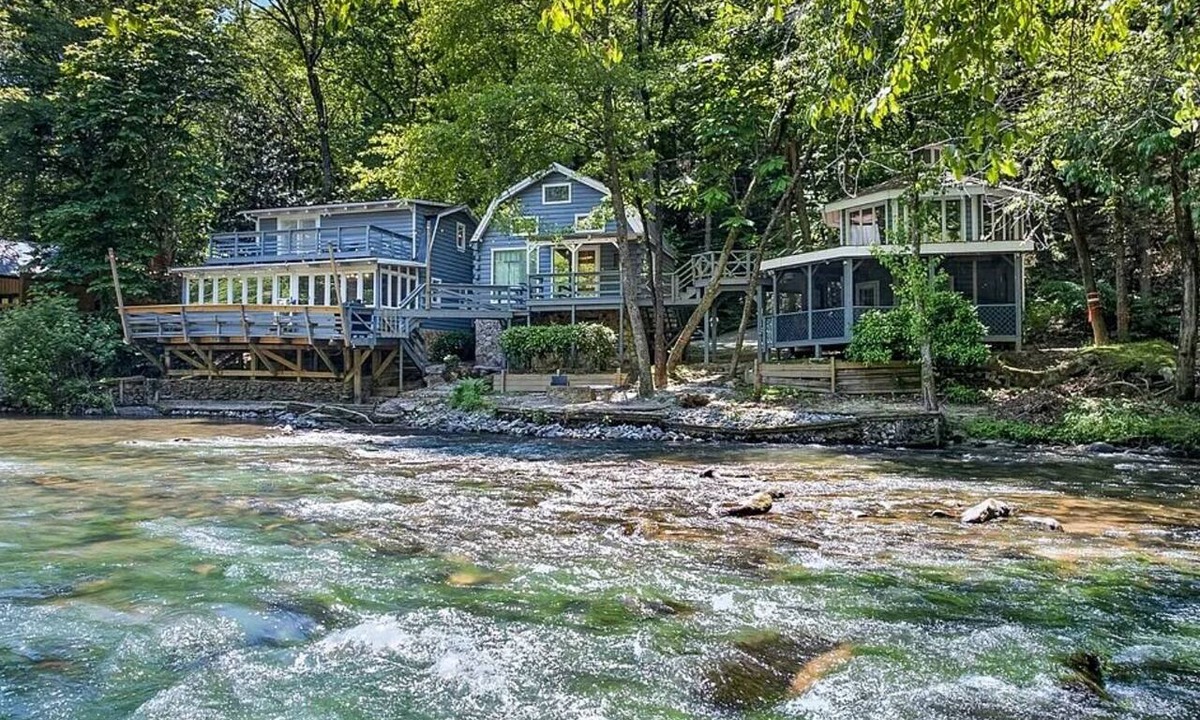 Ellijay Cabin | Riverfront Cartecay - Hot Tub - Firepit - Tubing