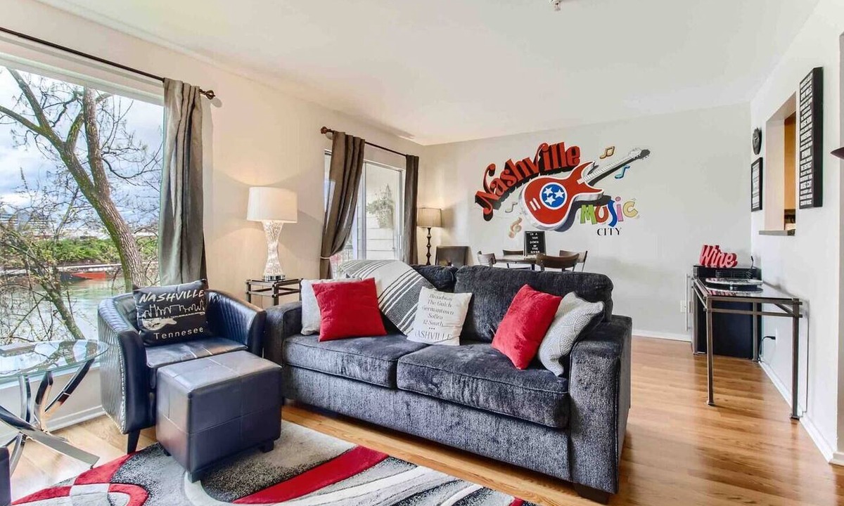 North Capitol Condo | Riverfront Condo | Walk to Broadway