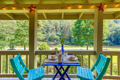 Lansing House | Riverside Cabin Near West Jefferson!
