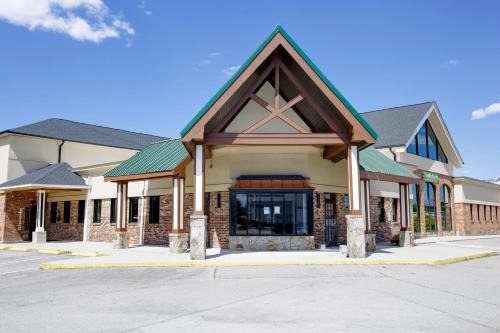 Danville Hotel | Riverside Inn & Suites Danville Virginia