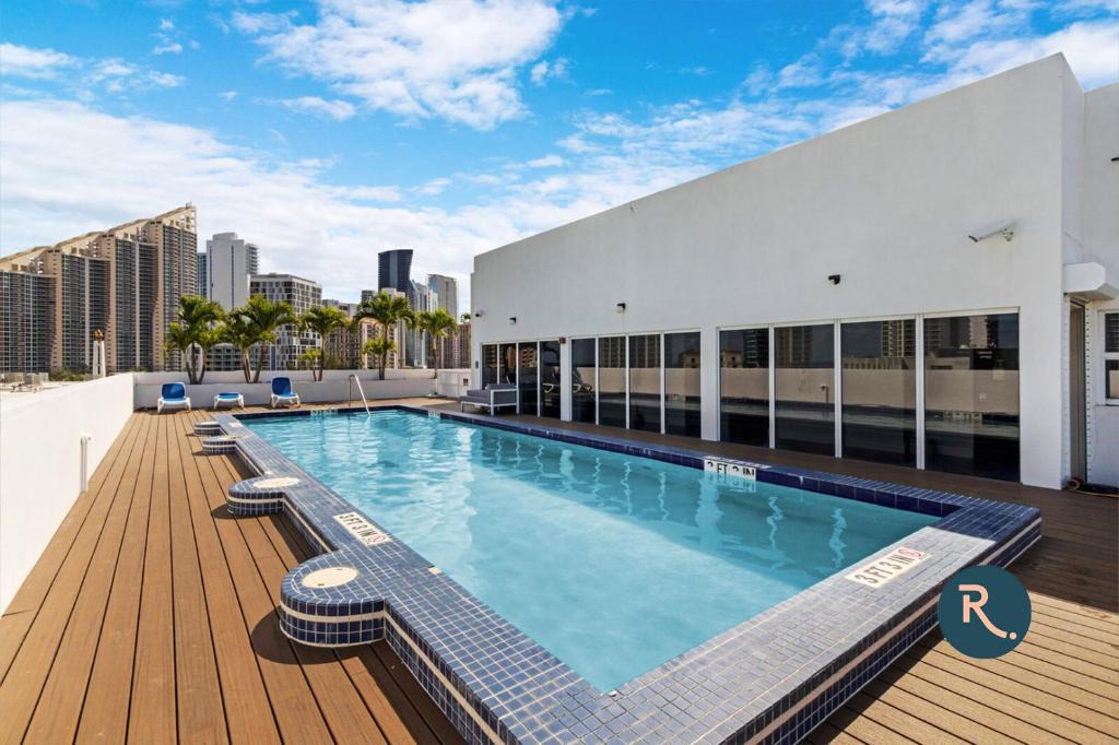 Sunny Isles Beach Apartment | Roami at Sunny Isles