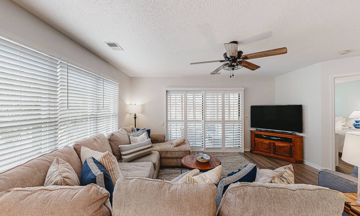 Sea Trail Condo | Robin's Nest: Private balcony, on-site pools, golf