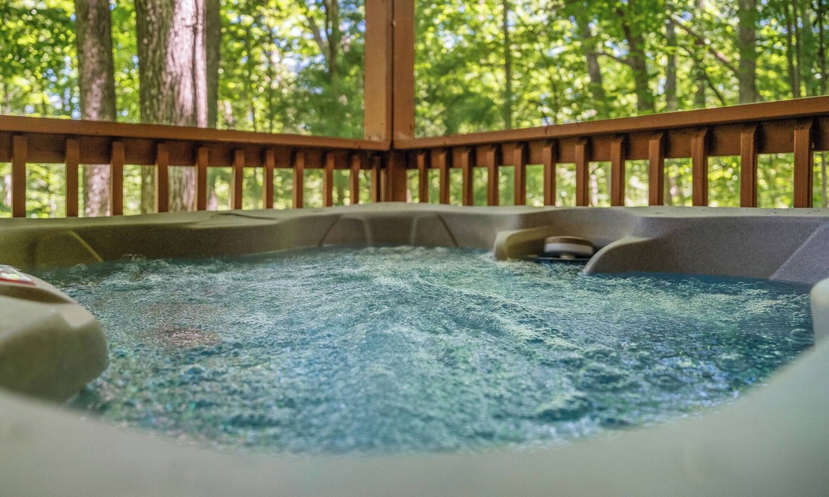 Smoky Mountains Cabin | Romantic Cabin w/Sunset Views Hot Tub Near Gatlinburg
