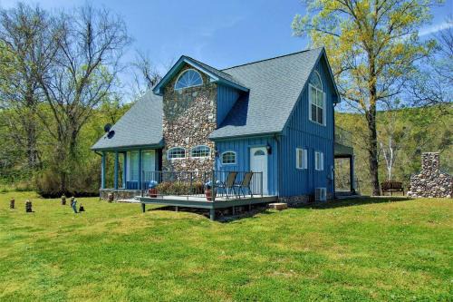 Boswell House | Ruby’s Landing Cottage w/Deck & White River Views