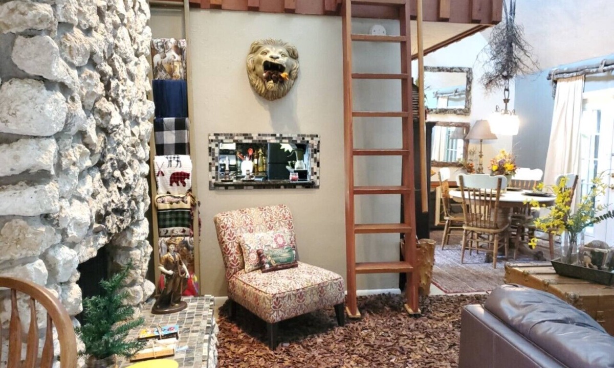 Tallahassee Cabin | RUSTIC CABIN-LODGE IN THE WOODS IN THE CITY