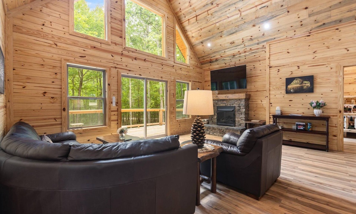 Zoe Cabin | Rustic Retreat with Modern Comforts