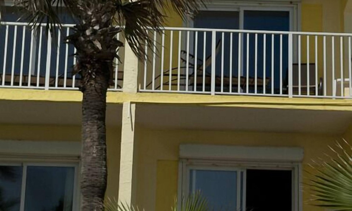 Ocean View Halifax Estates Hotel | Sand Castle Motel