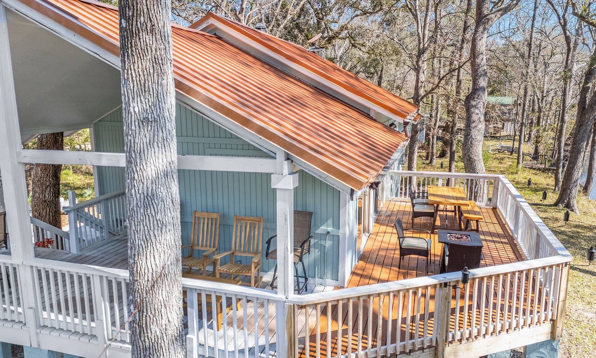 Fort White Cabin | Santa Fe River Front, Luxury Retreat near Ginnie Springs and Ichetucknee