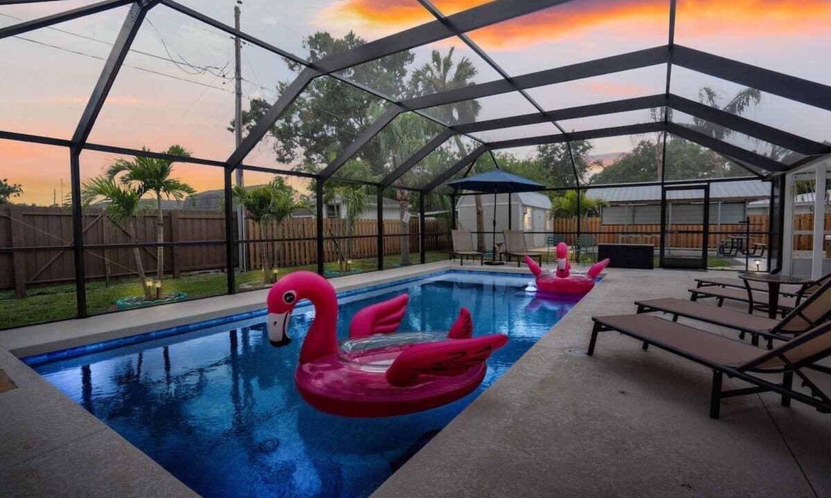 Sarasota Springs House | Sapphire Cove | Private Heated Pool + Hot Tub