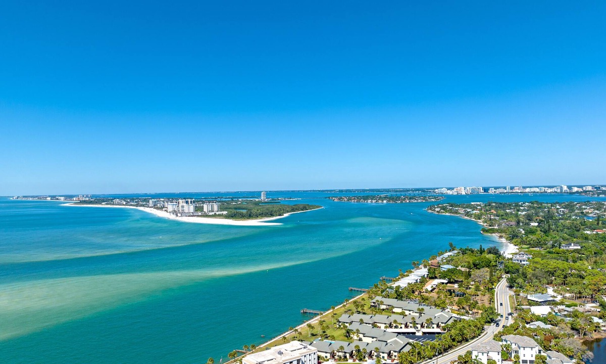 Siesta Key Village House | Sea Foam | Pet Friendly, Located in Siesta Key Village, Steps to Siesta Key Beach!
