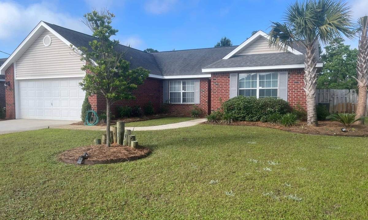 Navarre House | Sea Largo, 🏖 Work, Play & Relax! 4BR Beach Home w/Fenced Yard + Games