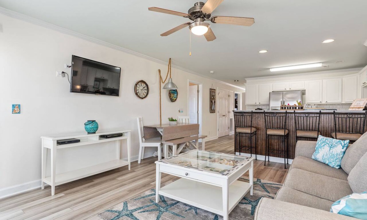 Long Beach Condo | Sea View: Condo with Community Pool, Close to Island Attractions