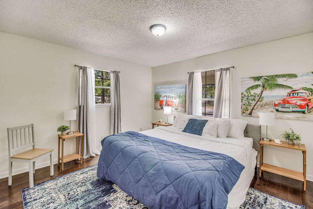Northeast Pensacola Apartment | Seafoam Shanty in the Shade-Side B-20mins to beach