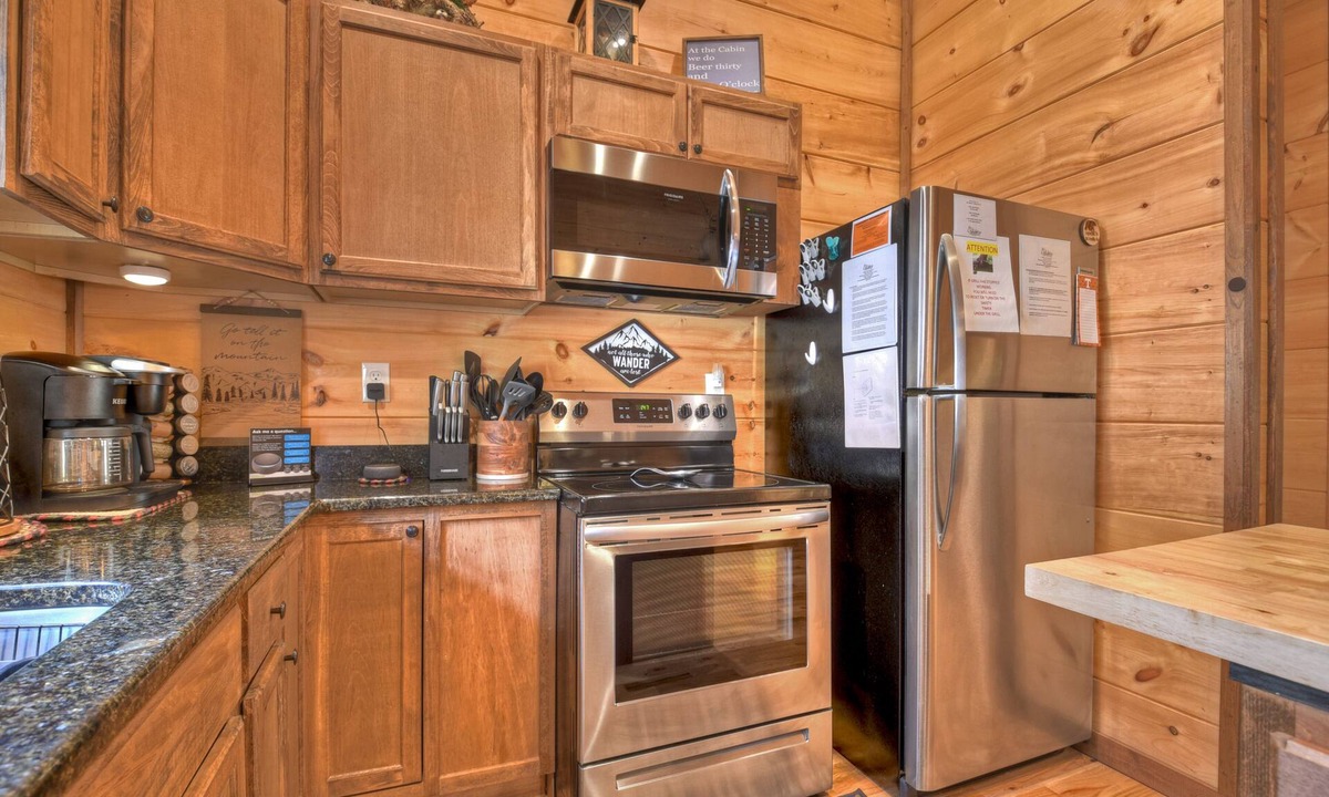 Copperhill Cabin | Secluded, Close to Downtown Blue Ridge, Perfect Couples Retreat!