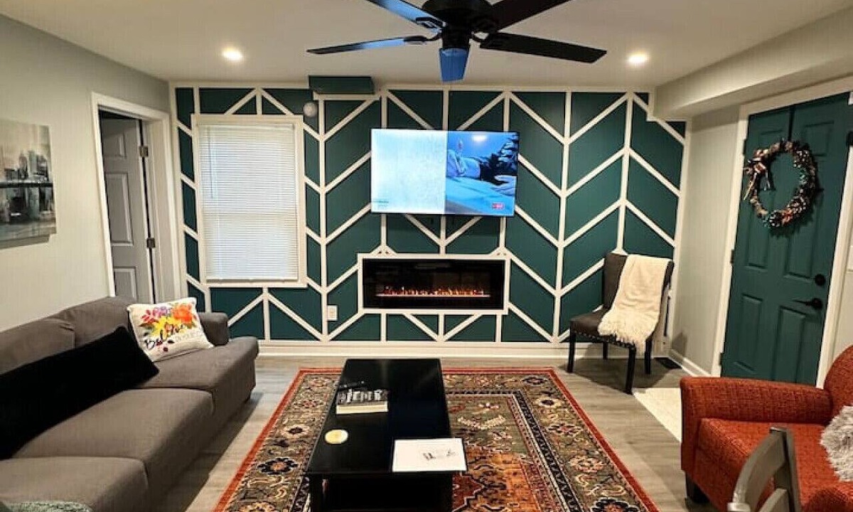 Charlotte Apartment | Serene 2BR in Sardis + Workspace + Fast Wi-Fi