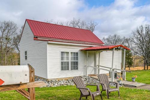 McEwen House | Serene McEwen Cottage ~ 2 Mi to Golf Course!