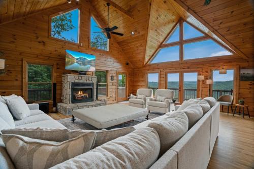 Tazewell House | Serene Mtn Cabin Retreat Lake Access Hot Tub