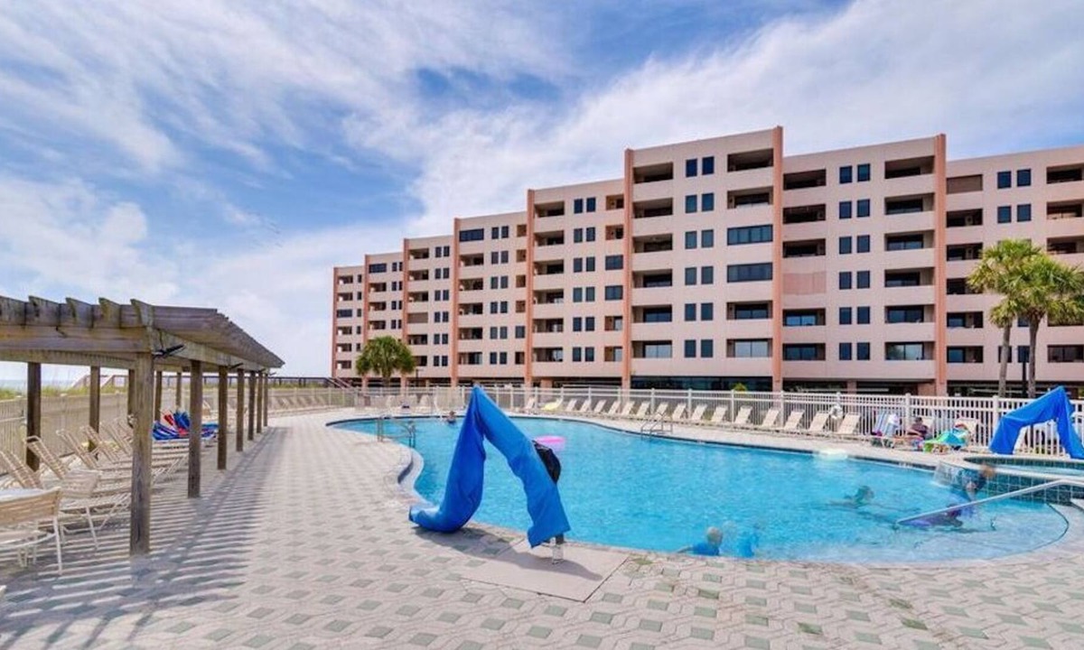 North West Florida Condo | Serene Penthouse unit with Hot Tub and Music, Gulf Front
