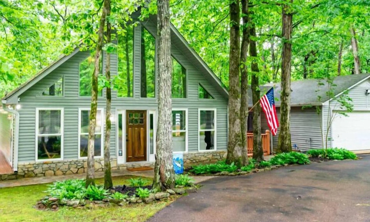 Counce House | Serenity Over the Woods