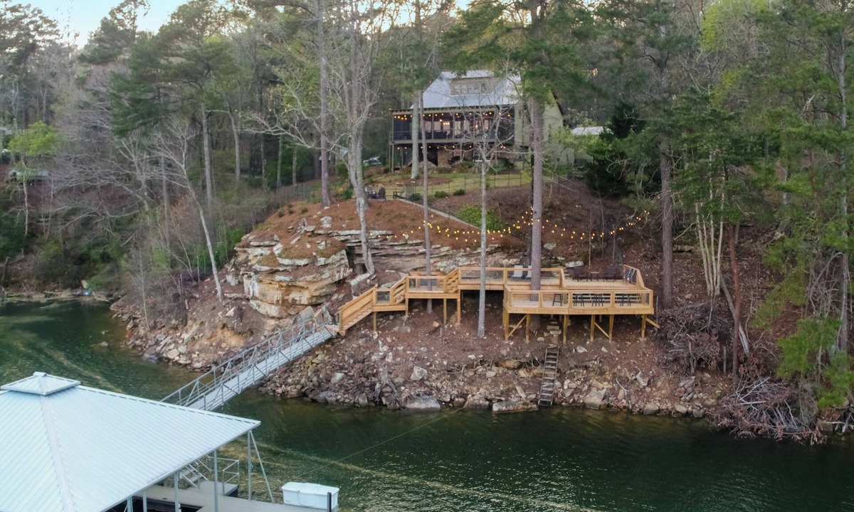 Crane Hill House | Serenity Rock on Lewis Smith Lake – 4BR, 3BA with Private Dock & MIL Suite