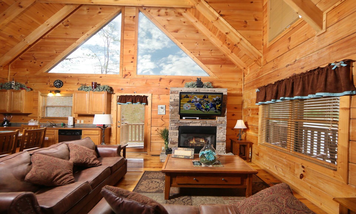 Sevierville Villa | Sevierville 6 - Five Bedroom Villa, Sleeps 14