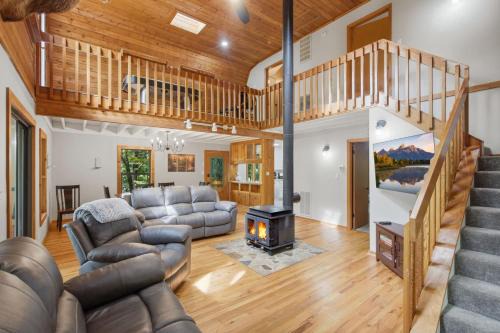 Jasper House | Sharp Top Mountain Retreat
