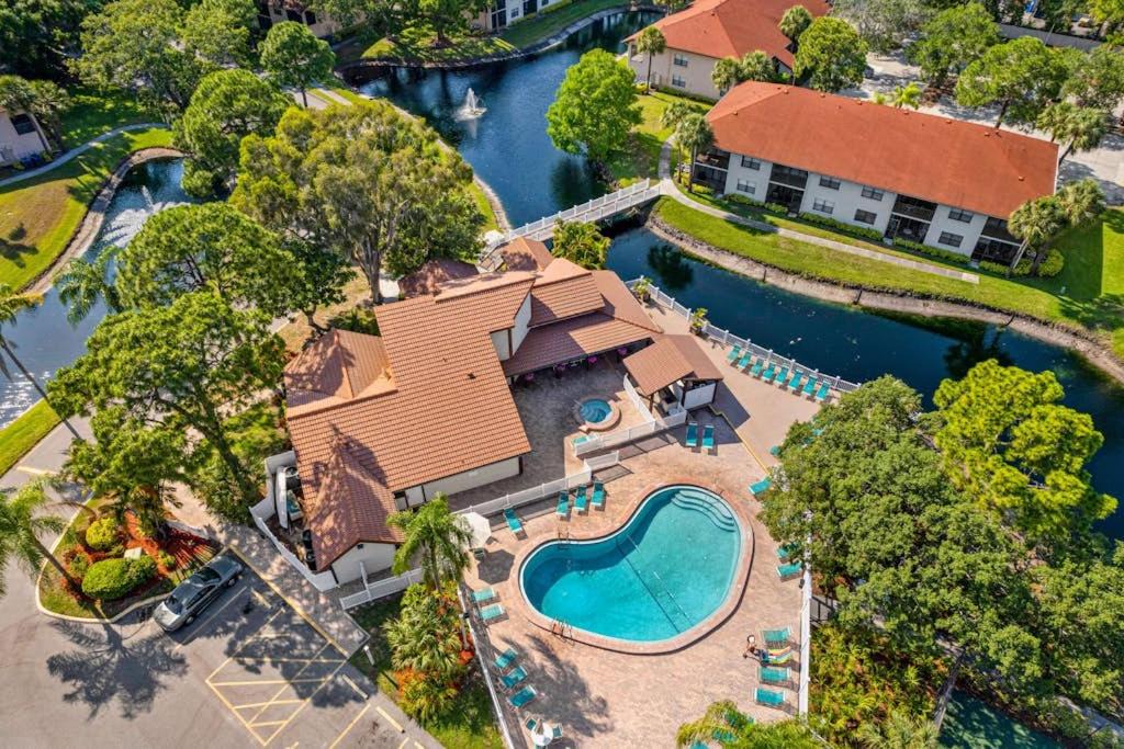Trailer Estates House | Shorewalk Villa