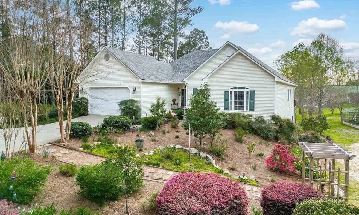 Eatonton House | Sleeps 14, Game Room,Movie Theater,Dock +MORE