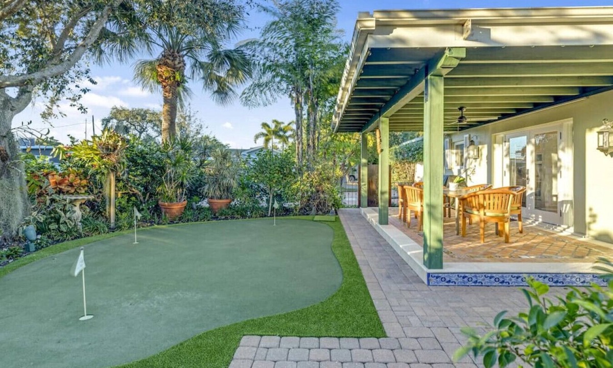 Bel Air House | SoSoPalmBeach-Tropical Bungalow