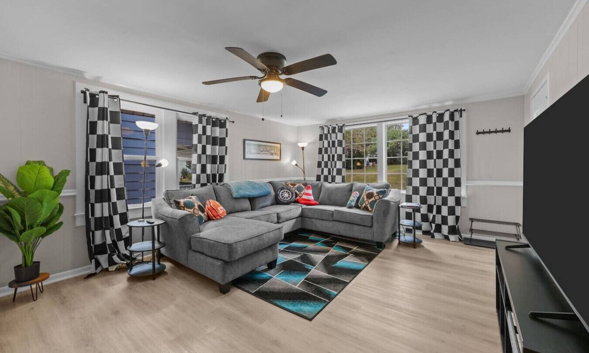 Concord House | Spacious 2BR Near Motor Speedway! Sleeps 6 | Deck
