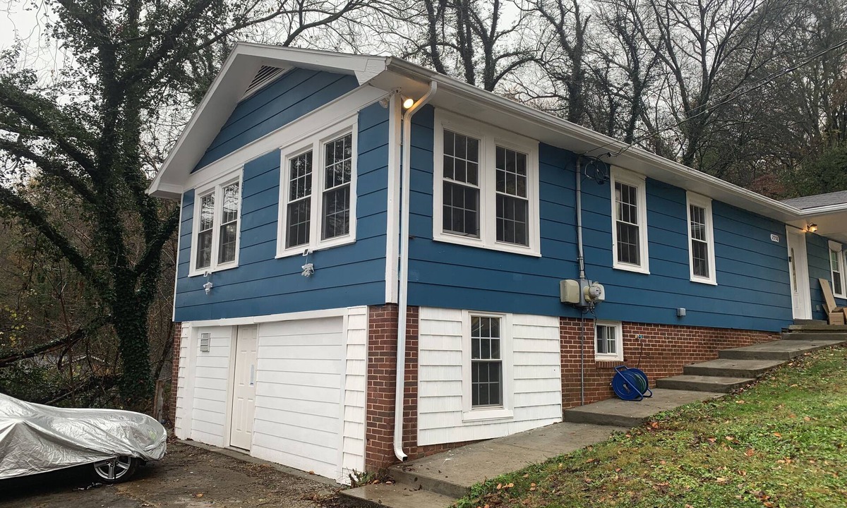 East Chattanooga House | Spacious 3 bedroom single family, cabin feel central located in Chattanooga,