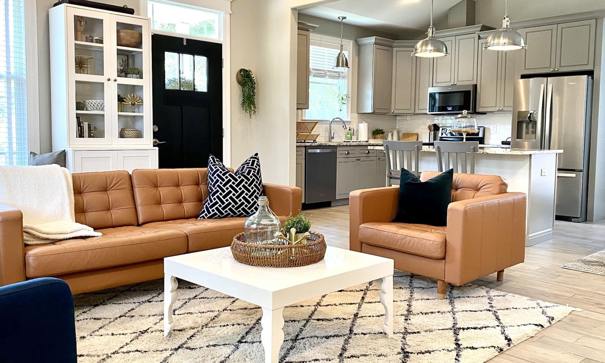 Old Town House | Spacious 3BR Getaway - Walkable to Downtown + Close to FSU & FAMU